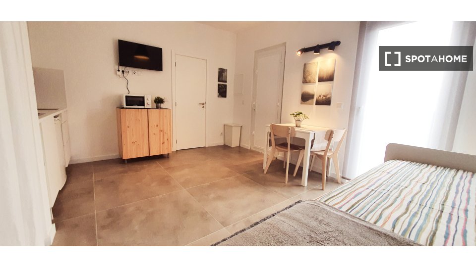 Apartment mono Lisbon, 24m² — photo 11