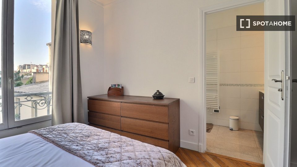 Apartment Paris, 1 bed, 77m² — photo 19
