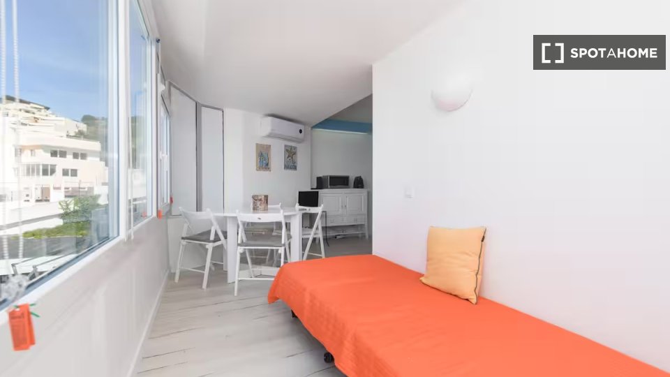 Apartment mono Lisbon — photo 16