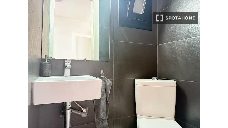 Apartment Barcelona, 3 beds, 75m² — photo 19