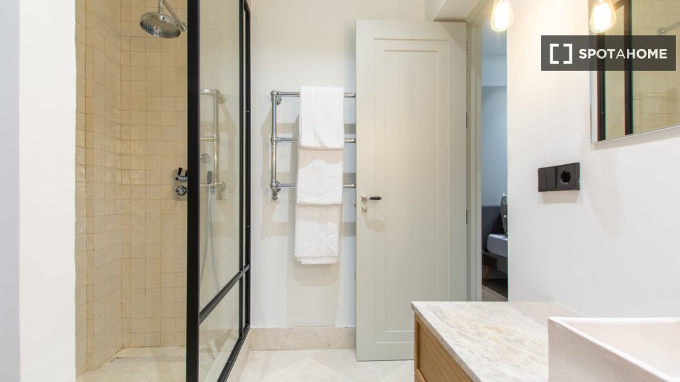 Apartment Madrid, 2 beds, 147m² — photo 13
