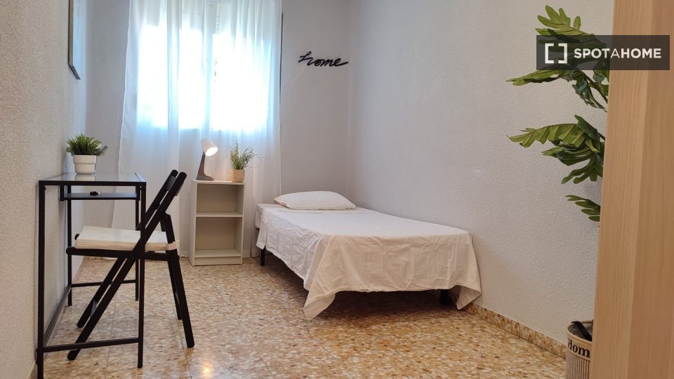 Chambre double Madrid, 4 chambres — photo 18