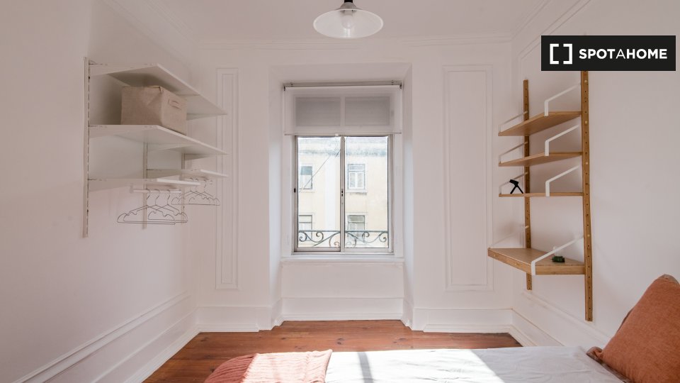Double room Lisbon, 6 beds, 117m² — photo 14
