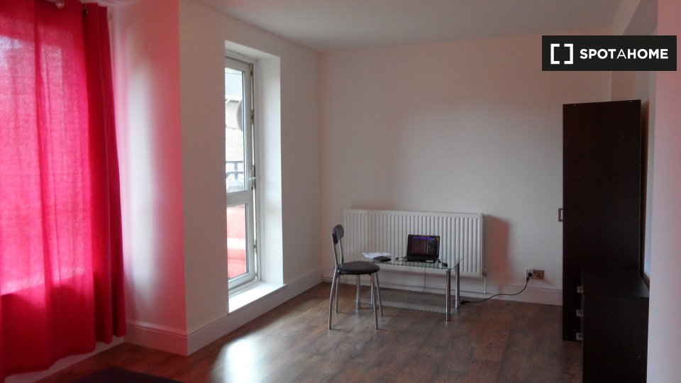 Double room London, 4 beds, 70m² — photo 3