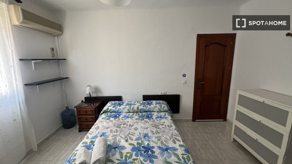 Double room Malaga, 8 beds, 270m² — photo 34