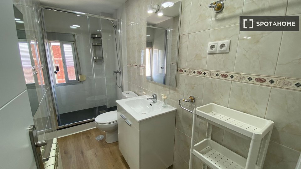 Double room Madrid, 4 beds — photo 4