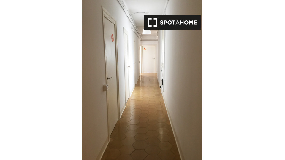 Double room Barcelona, 6 beds — photo 19
