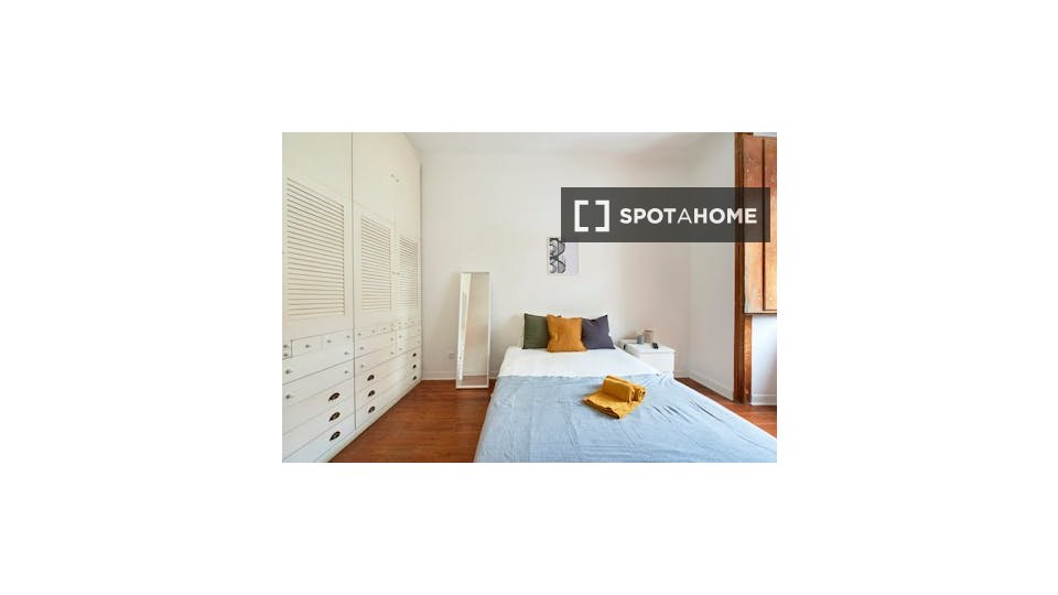 Double room Lisbon, 9 beds — photo 13