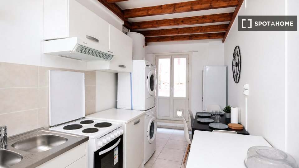 Double room Lyon, 5 beds — photo 31