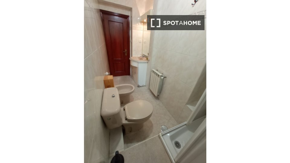 Double room Madrid, 5 beds — photo 16