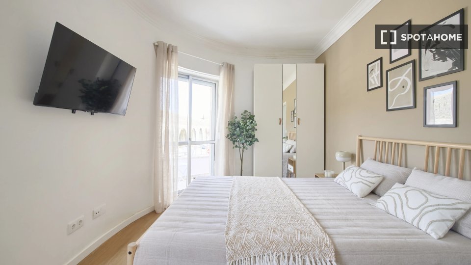 Double room Lisbon, 4 beds — photo 2