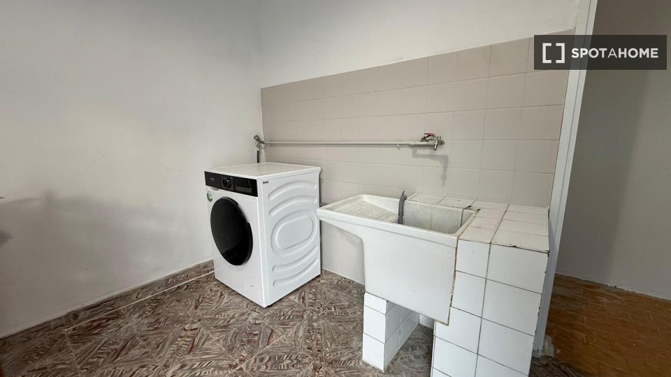 Double room Santa_Cruz_De_Tenerife, 1 bed, 100m² — photo 5