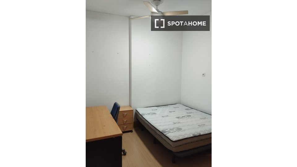 Double room Valencia, 5 beds, 160m² — photo 10
