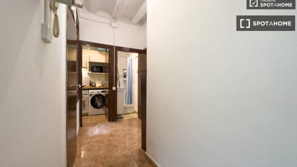 Double room Barcelona, 3 beds, 50m² — photo 6