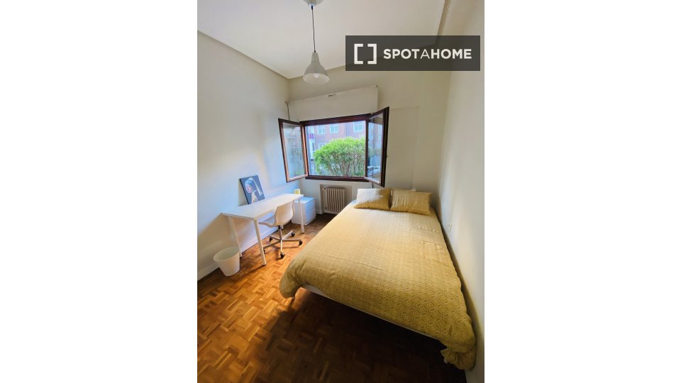 Double room Bilbao, 4 beds, 85m² — photo 12