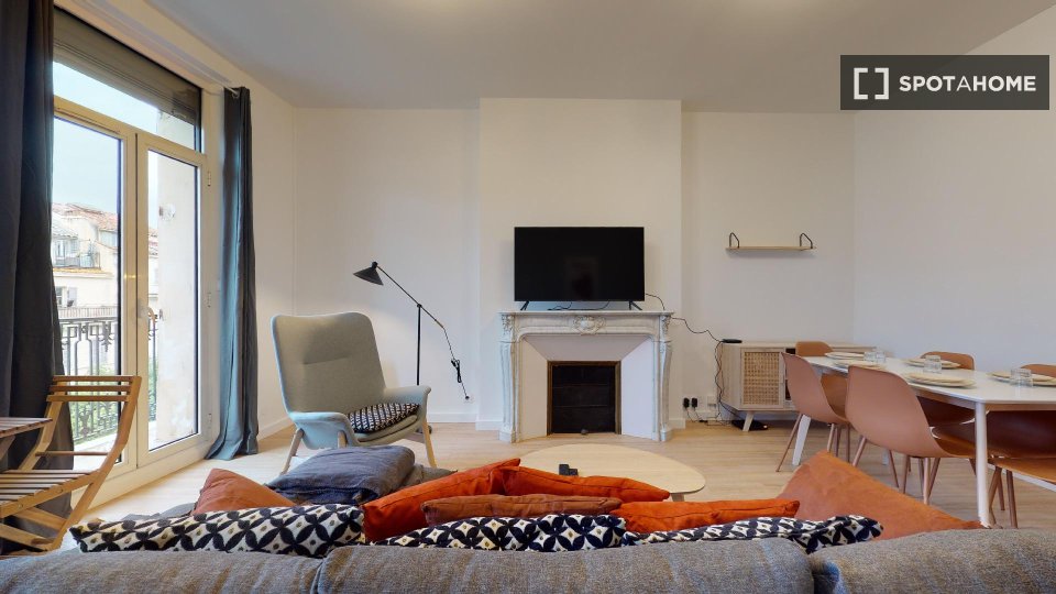 Double room Marseille, 18 beds — photo 17