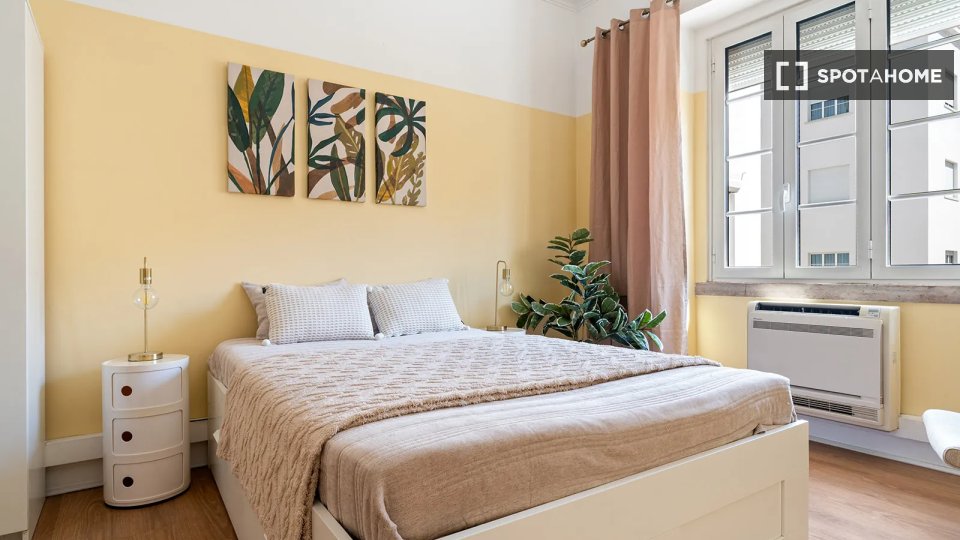 Double room Lisbon, 11 beds — photo 1