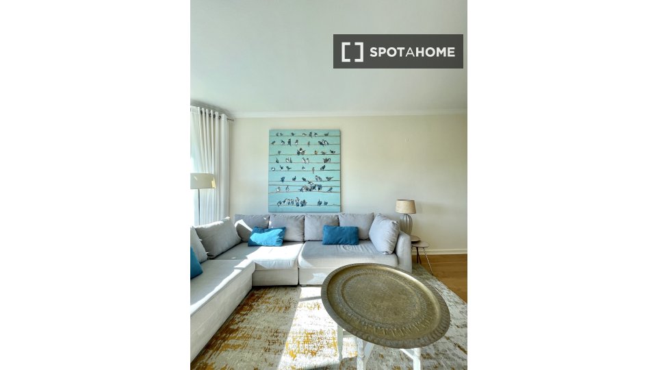Apartment Lisbon, 2 beds, 90m² — photo 16