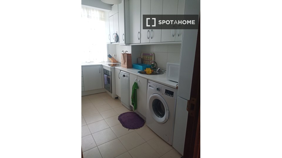 Double room Madrid, 3 beds, 70m² — photo 1