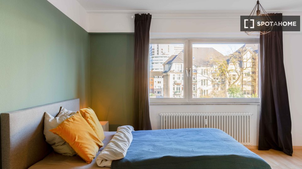 Double room Cologne, 5 beds, 151m² — photo 6