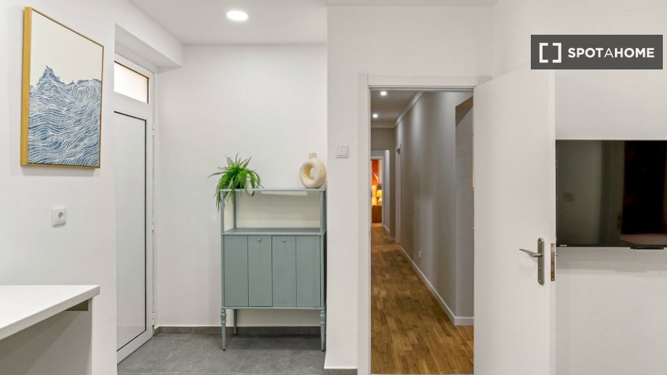Double room Lisbon, 4 beds — photo 18