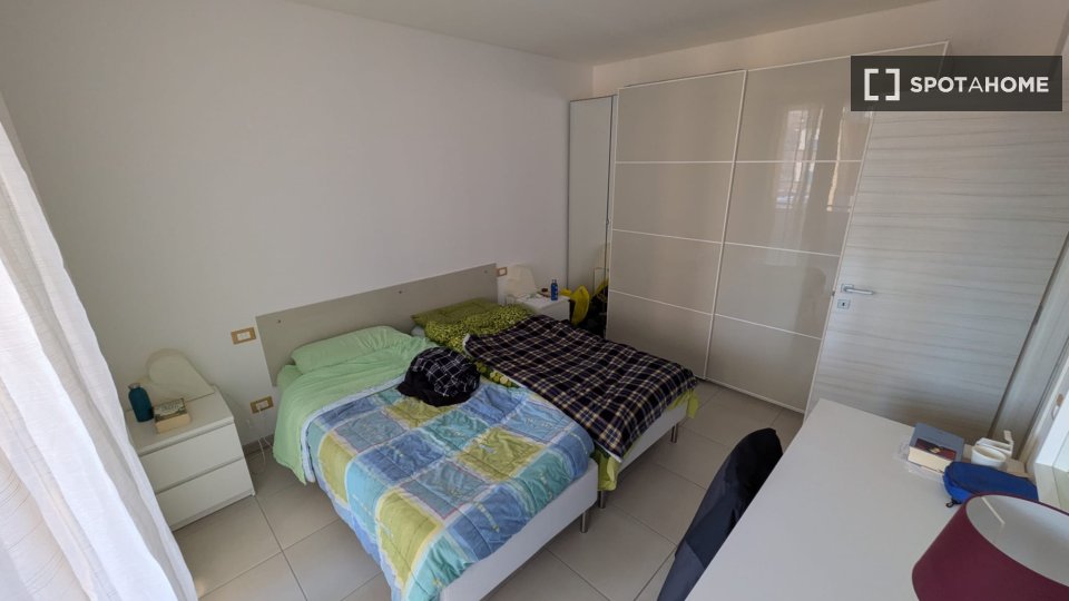 Double room Bologna, 2 beds, 95m² — photo 1