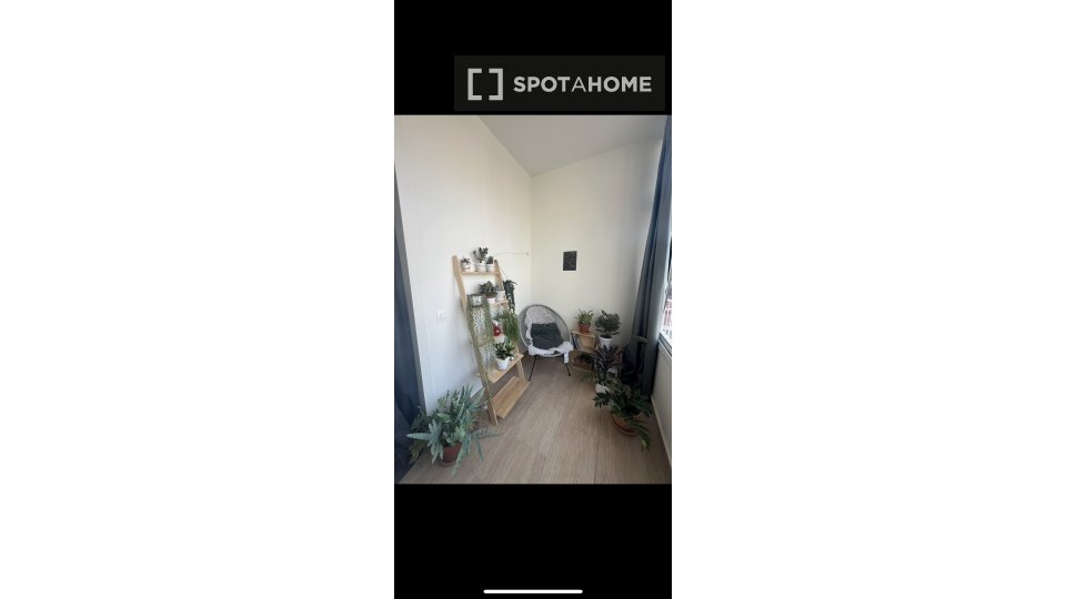 Double room Barcelona, 3 beds, 32m² — photo 4