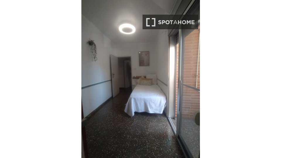Double room Valencia, 4 beds, 75m² — photo 11
