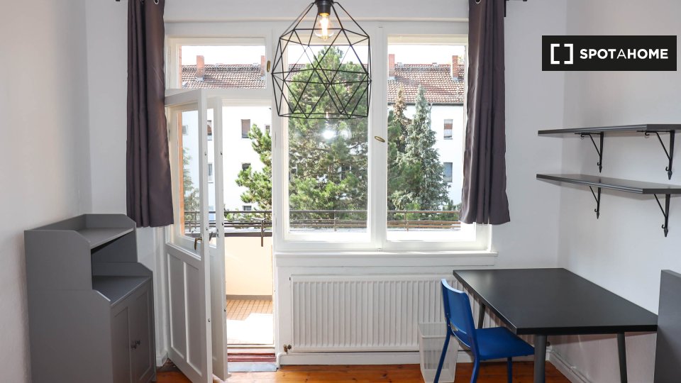 Double room Berlin, 3 beds, 61m² — photo 15