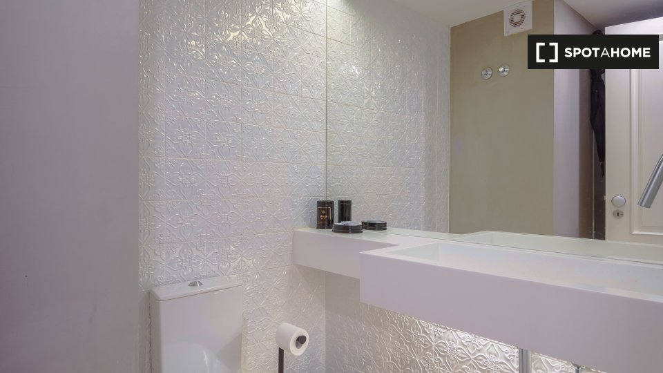 Apartment Lisbon, 1 bed, 65m² — photo 3