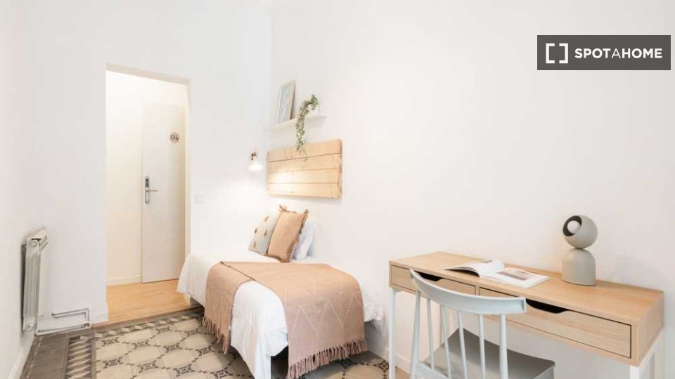 Double room Madrid, 7 beds — photo 2