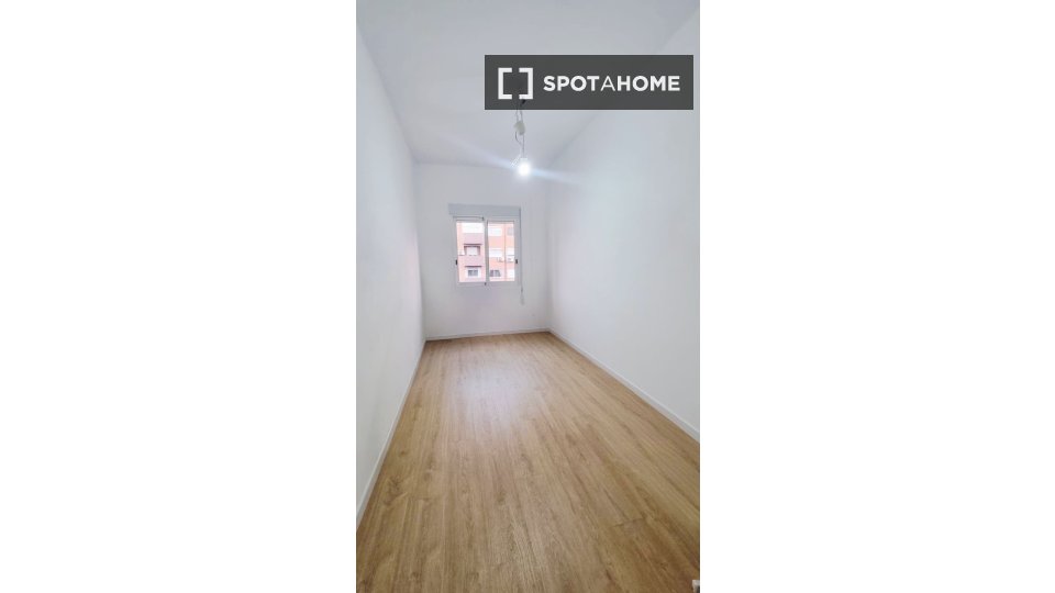 Apartment Valencia, 2 beds, 60m² — photo 26