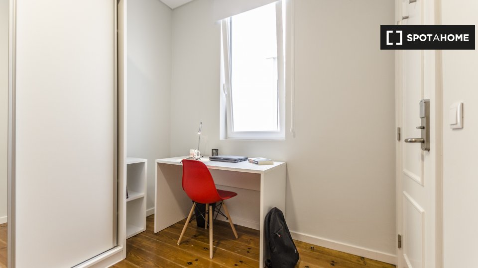 Apartment Lisbon, 4 beds — photo 2