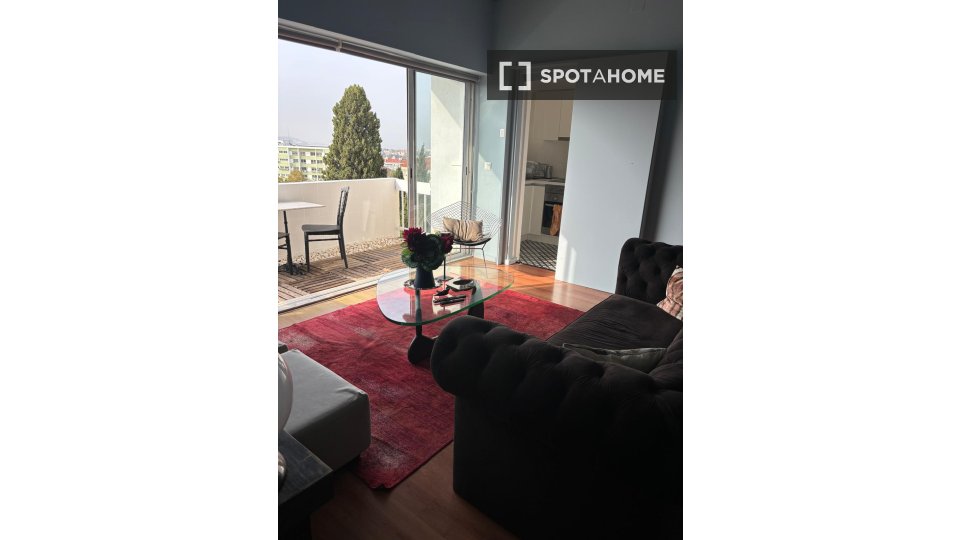 Apartment Lisbon, 1 bed, 55m² — photo 3