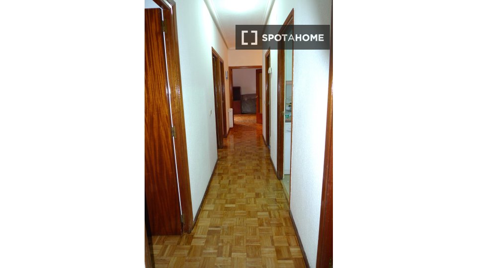 Double room Madrid, 1 bed, 110m² — photo 1