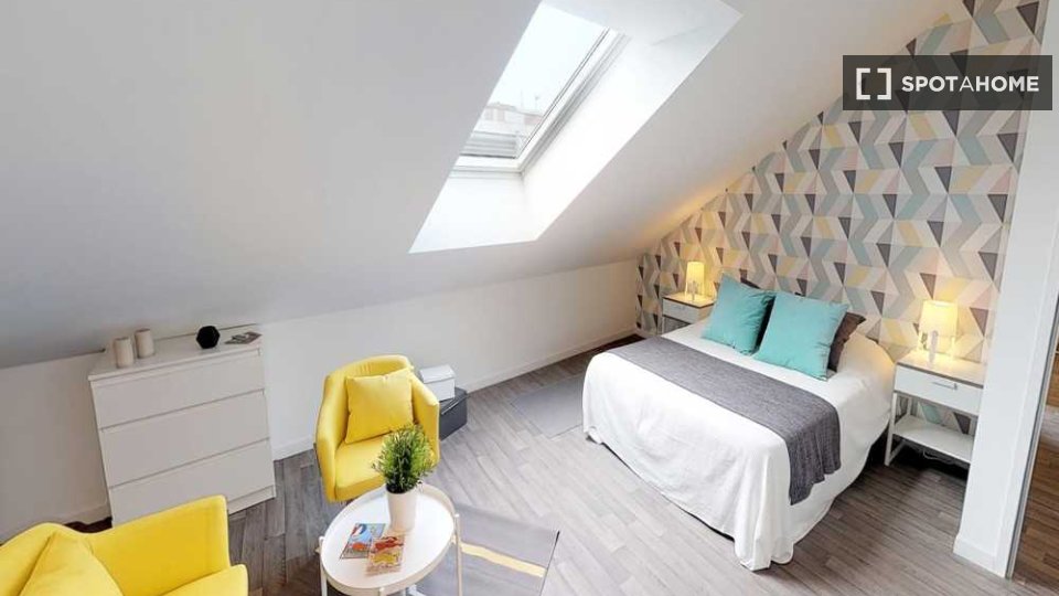 Double room Lille, 3 beds, 90m² — photo 9