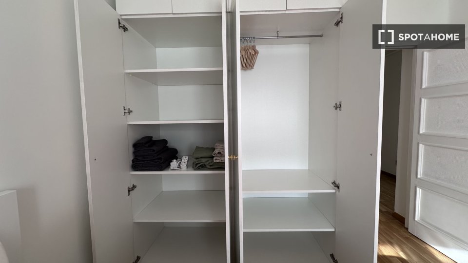 Double room Madrid, 5 beds — photo 14