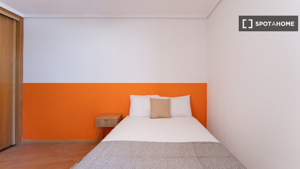 Double room Madrid, 5 beds — photo 18