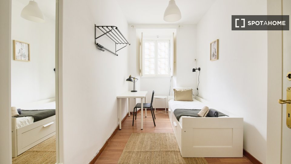 Double room Lisbon, 7 beds — photo 1