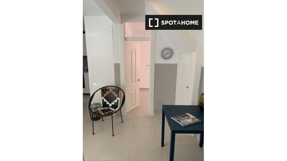 Apartment Lisbon, 1 bed, 43m² — photo 3