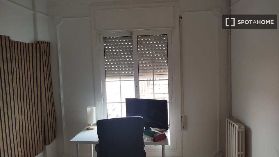Double room Barcelona, 2 beds, 100m² — photo 1