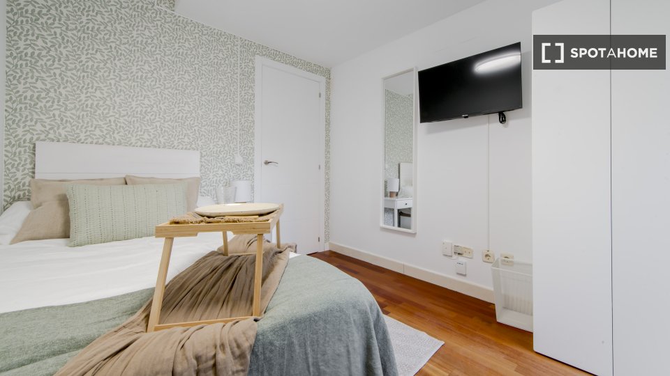 Double room Madrid, 8 beds — photo 13