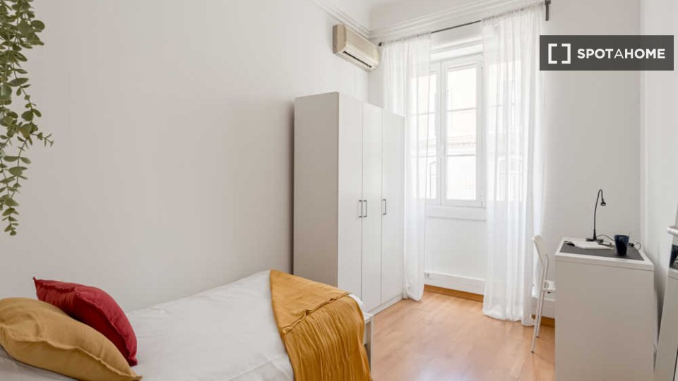 Double room Lisbon, 13 beds, 370m² — photo 25