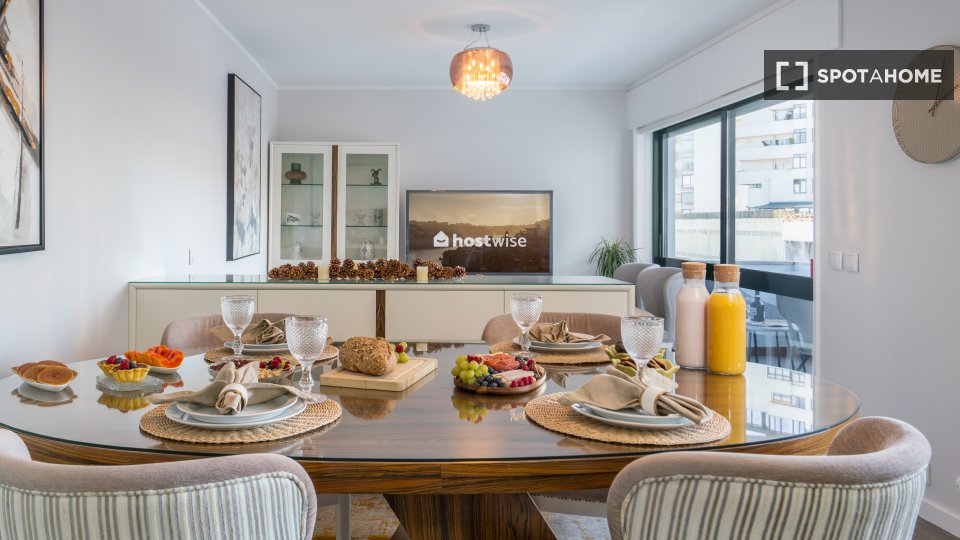 Apartment Porto, 4 beds, 120m² — photo 10
