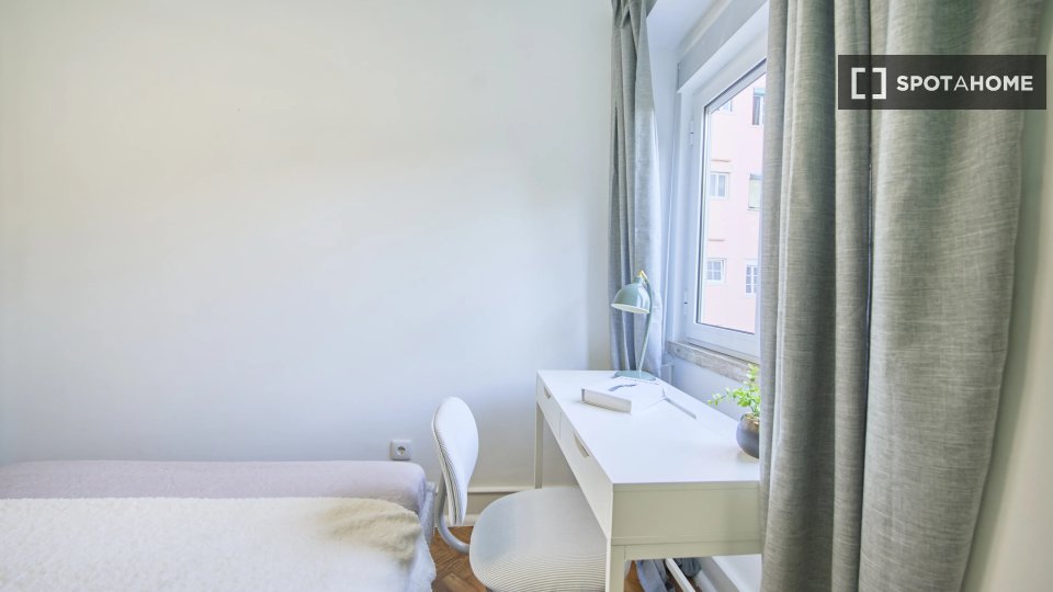 Double room Lisbon, 6 beds — photo 4