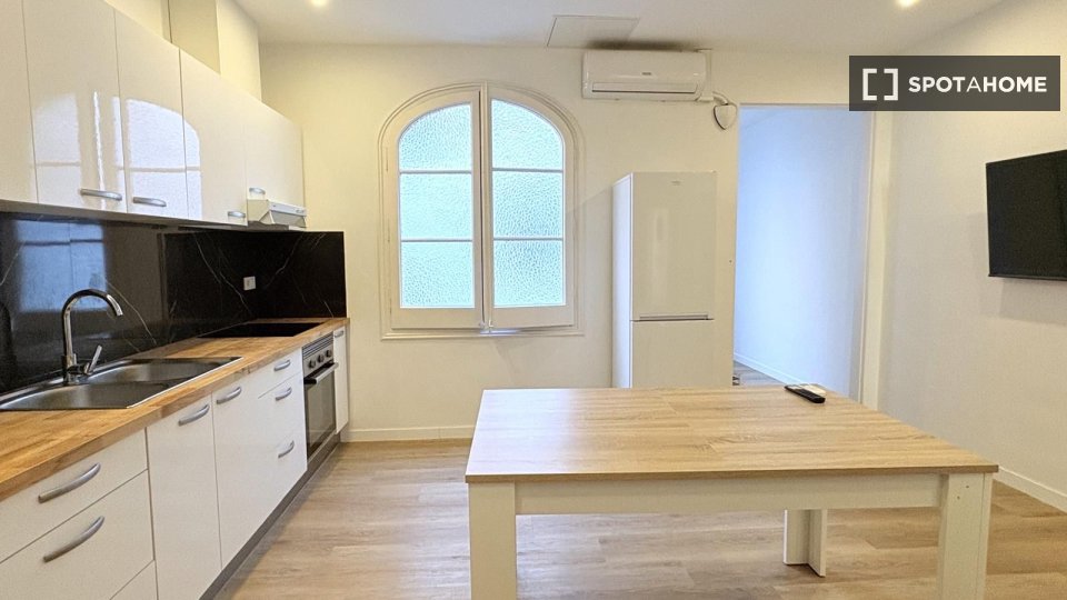 Double room Barcelona, 7 beds, 90m² — photo 7