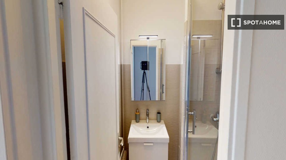 Double room Paris, 4 beds, 80m² — photo 4