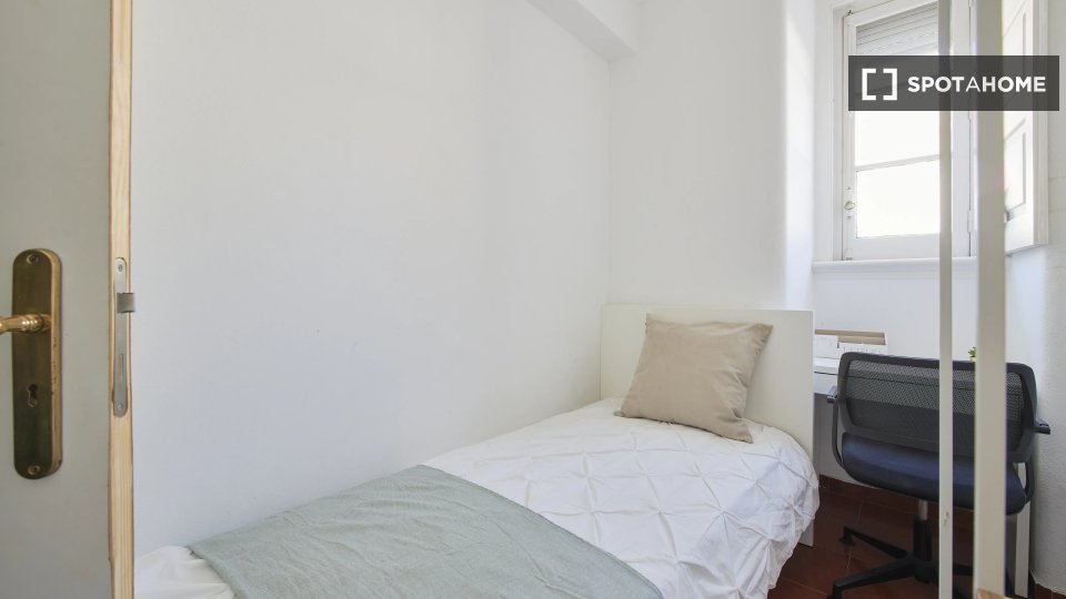 Double room Lisbon, 4 beds — photo 1