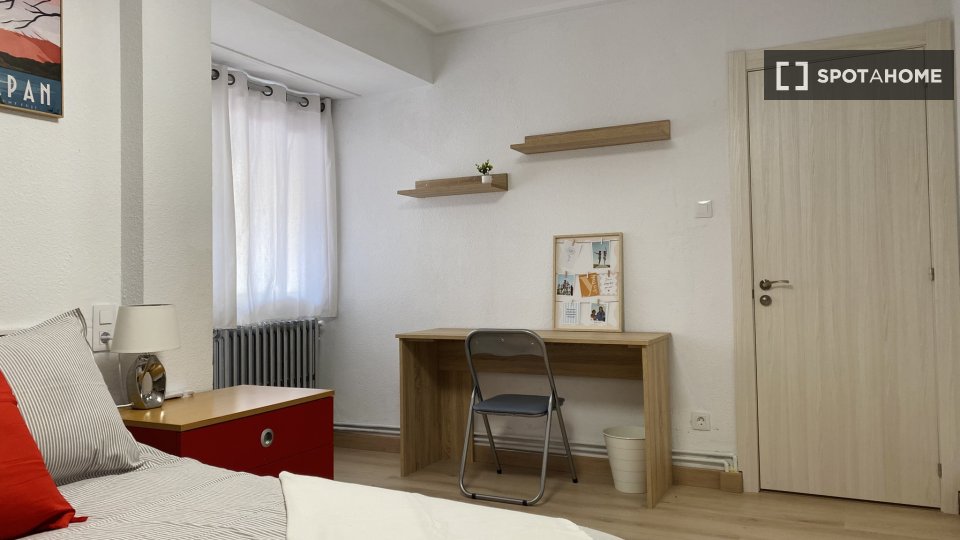 Double room Zaragoza, 4 beds — photo 12