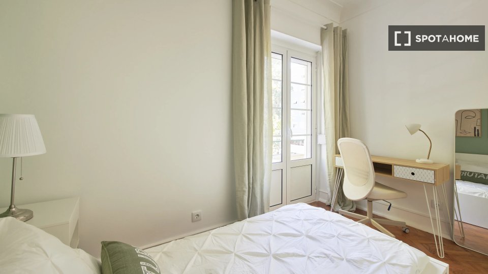 Double room Lisbon, 6 beds — photo 3